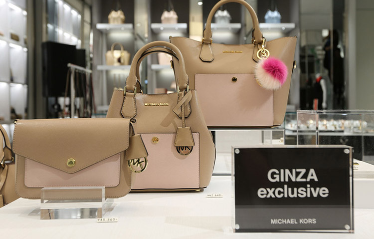 Зачем модный бренд Michael Kors отзывает продукцию из оптовых каналов продаж?
